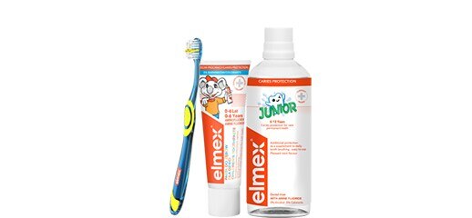 Elmex Junior burnos higienos rinkinys: dantų šepetėlis, pasta ir burnos skalavimo skystis.